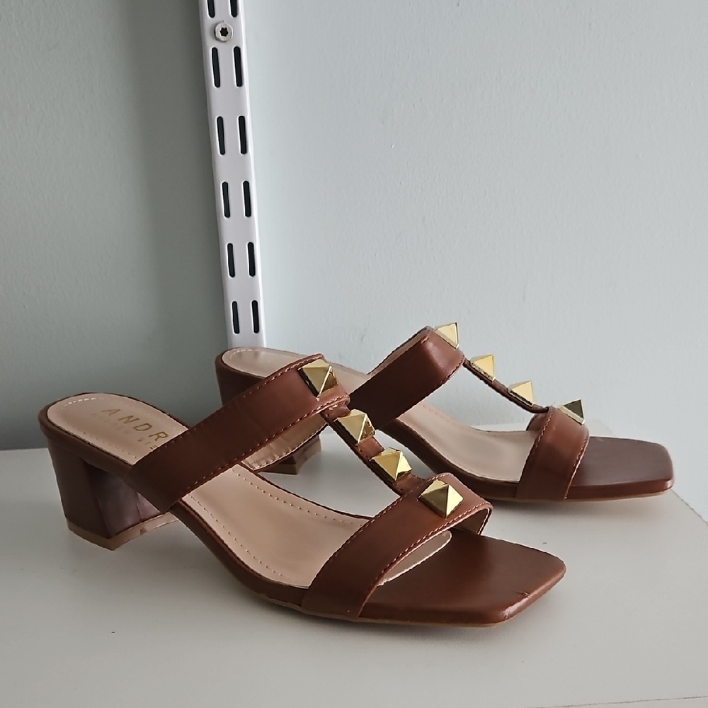 Andrew Stevens Square Toe Studded Heels